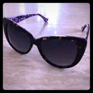 NWOT Fisaly sunglasses